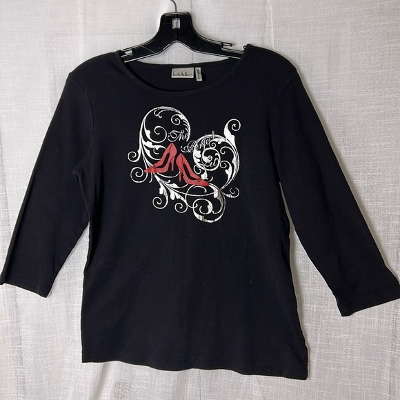 Nicole Miller,Nicki,t shirt,bracelet sleeve,black shirt,red shoes print,cotton - Picture 1 of 7